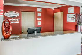 Spencer Inn & Suites