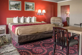 Spencer Inn & Suites