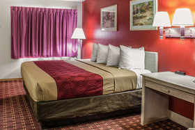 Spencer Inn & Suites