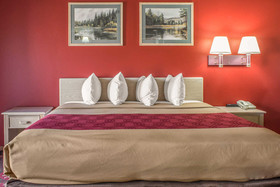 Spencer Inn & Suites