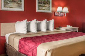 Spencer Inn & Suites