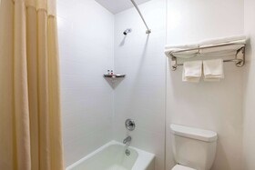 Travelodge by Wyndham Spirit Lake/Okoboji