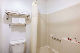 Travelodge by Wyndham Spirit Lake/Okoboji