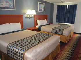Travelodge by Wyndham Spirit Lake/Okoboji