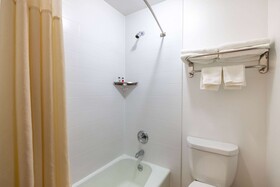 Travelodge by Wyndham Spirit Lake/Okoboji