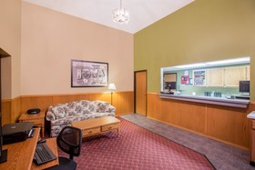 Super 8 by Wyndham Storm Lake