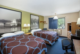 Super 8 by Wyndham Storm Lake