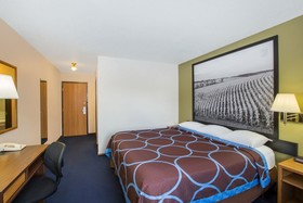 Super 8 by Wyndham Storm Lake