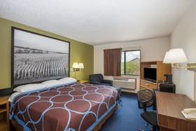 Super 8 by Wyndham Storm Lake