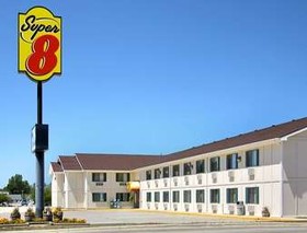 Super 8 by Wyndham Storm Lake