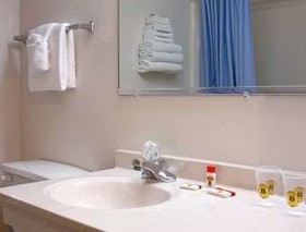 Super 8 by Wyndham Storm Lake