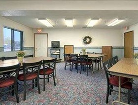 Super 8 by Wyndham Storm Lake