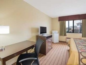 Super 8 by Wyndham Story City