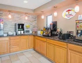 Super 8 by Wyndham Story City