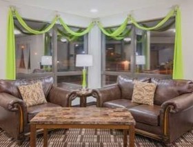 Super 8 by Wyndham Toledo