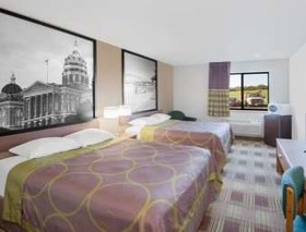 Super 8 by Wyndham Toledo