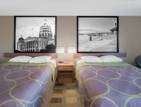 Super 8 by Wyndham Toledo