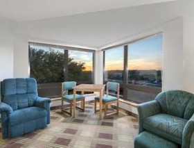 Super 8 by Wyndham Toledo