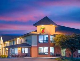 Super 8 by Wyndham Toledo