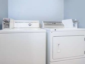 Super 8 by Wyndham Toledo