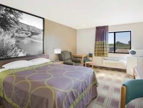 Super 8 by Wyndham Toledo