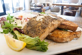 Hotel Renovo Des Moines Urbandale, Tapestry Collection Hilton