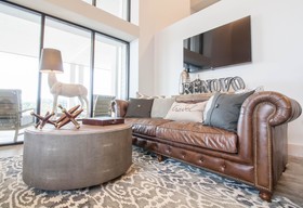 Hotel Renovo Des Moines Urbandale, Tapestry Collection Hilton