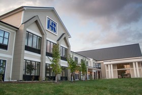 Hotel Renovo Des Moines Urbandale, Tapestry Collection Hilton