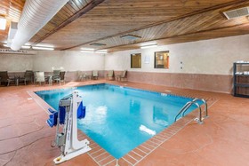 Super 8 by Wyndham Urbandale/Des Moines Area