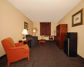 Econo Lodge Inn & Suites