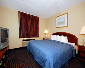 Econo Lodge Inn & Suites