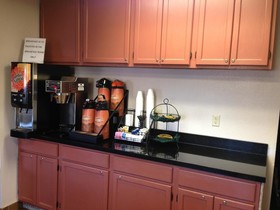 Howard Johnson by Wyndham Waterloo/Cedar Falls