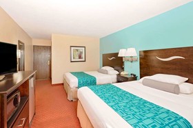 Howard Johnson by Wyndham Waterloo/Cedar Falls