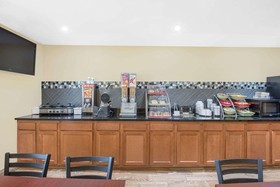 Super 8 by Wyndham Webster City IA