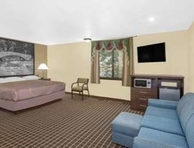 Super 8 by Wyndham Webster City IA