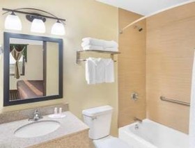 Super 8 by Wyndham Webster City IA