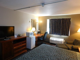 Days Inn by Wyndham West Branch Iowa City Area