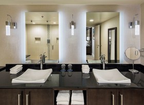 Sheraton West Des Moines Hotel