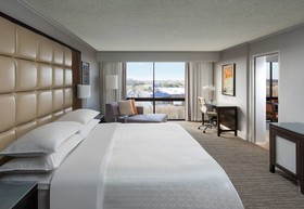 Sheraton West Des Moines Hotel