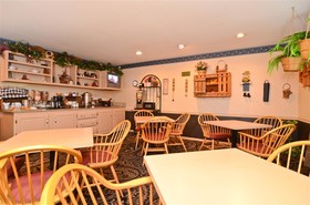 Super 8 by Wyndham Williams