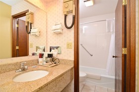 Super 8 by Wyndham Williams