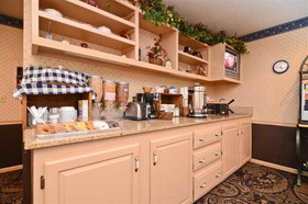 Super 8 by Wyndham Williams