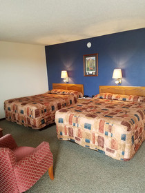 Crest Country Inn