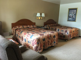 Crest Country Inn