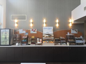 Holiday Inn Express & Suites East Wichita I-35 Andover