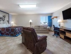 Super 8 by Wyndham Beloit KS