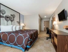 Super 8 by Wyndham Beloit KS