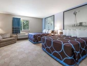 Super 8 by Wyndham Beloit KS