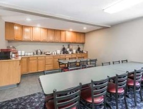 Super 8 by Wyndham Beloit KS