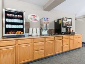 Super 8 by Wyndham Beloit KS